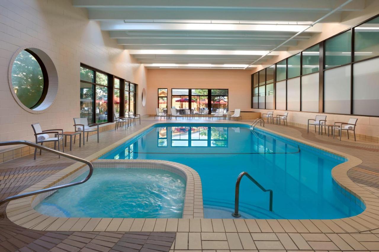 Four Points By Sheraton Toronto Airport Hotel Mississauga
